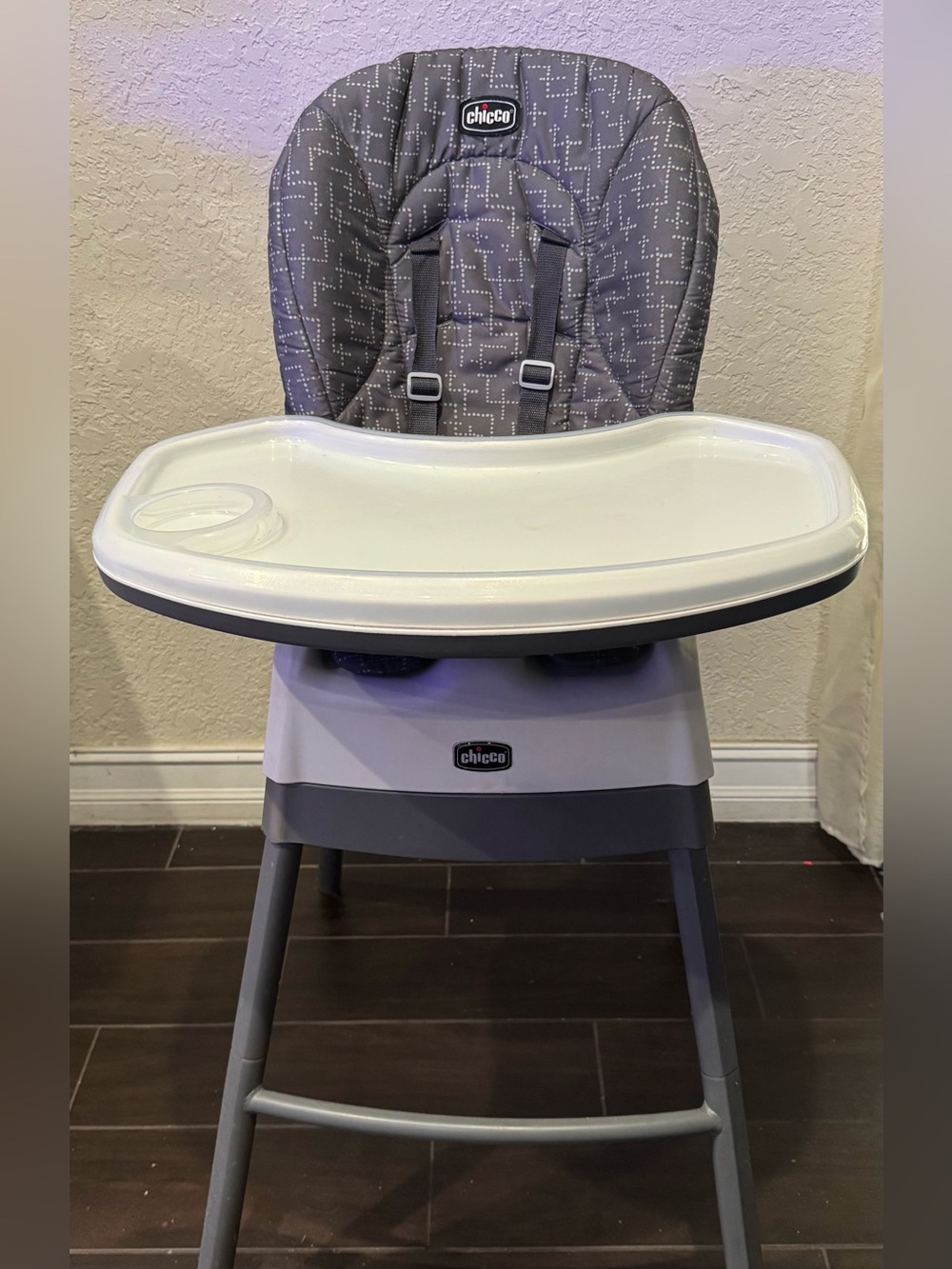 Chicco Gray Patterned Kids High Chair with Tray